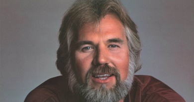 The singer and songwriter Kenny Rogers dies at 81